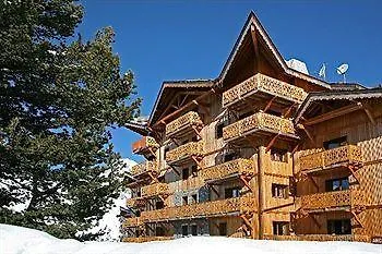Apartahotel De L'ours 5*