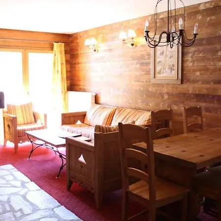 De L'ours Aparthotel 5*