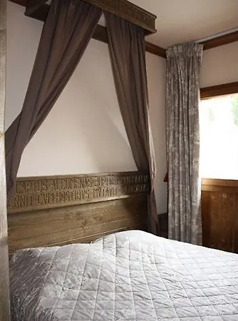 De L'ours Lejlighedshotel