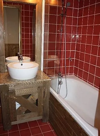 De L'ours Aparthotel 5*