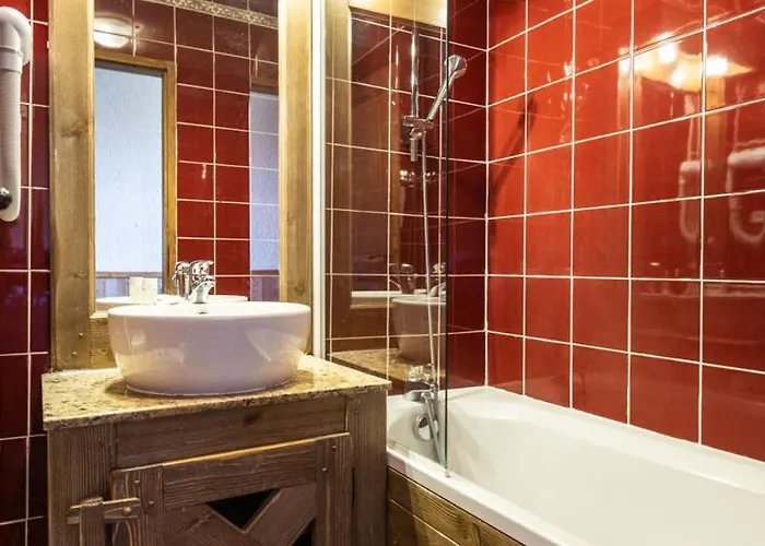 De L'ours Apart Otel 5*