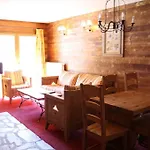 De L'ours Hotel apartamentowy 5*